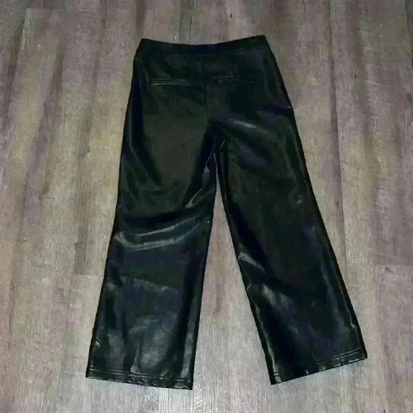 Bagatelle Woman Leather Pants - Picture 3 of 5